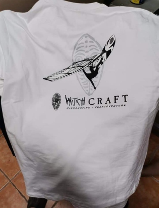 Gorras, tote bags y accesorios